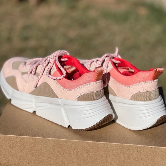 Women’s Calle Lace Sneaker | UGG - Picture 5 of 6